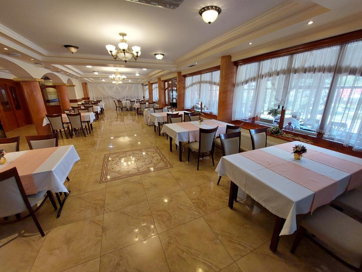 Hotel Alfa Giraltovce Ngoại thất bức ảnh