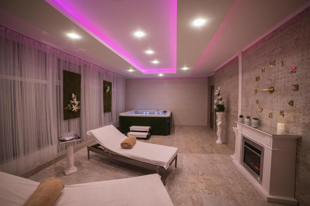 Hotel Alfa Giraltovce Ngoại thất bức ảnh