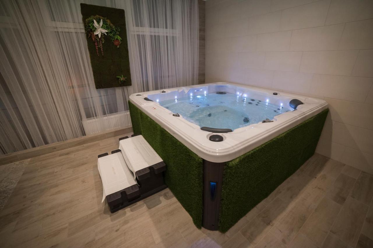 Hotel Alfa Giraltovce Ngoại thất bức ảnh