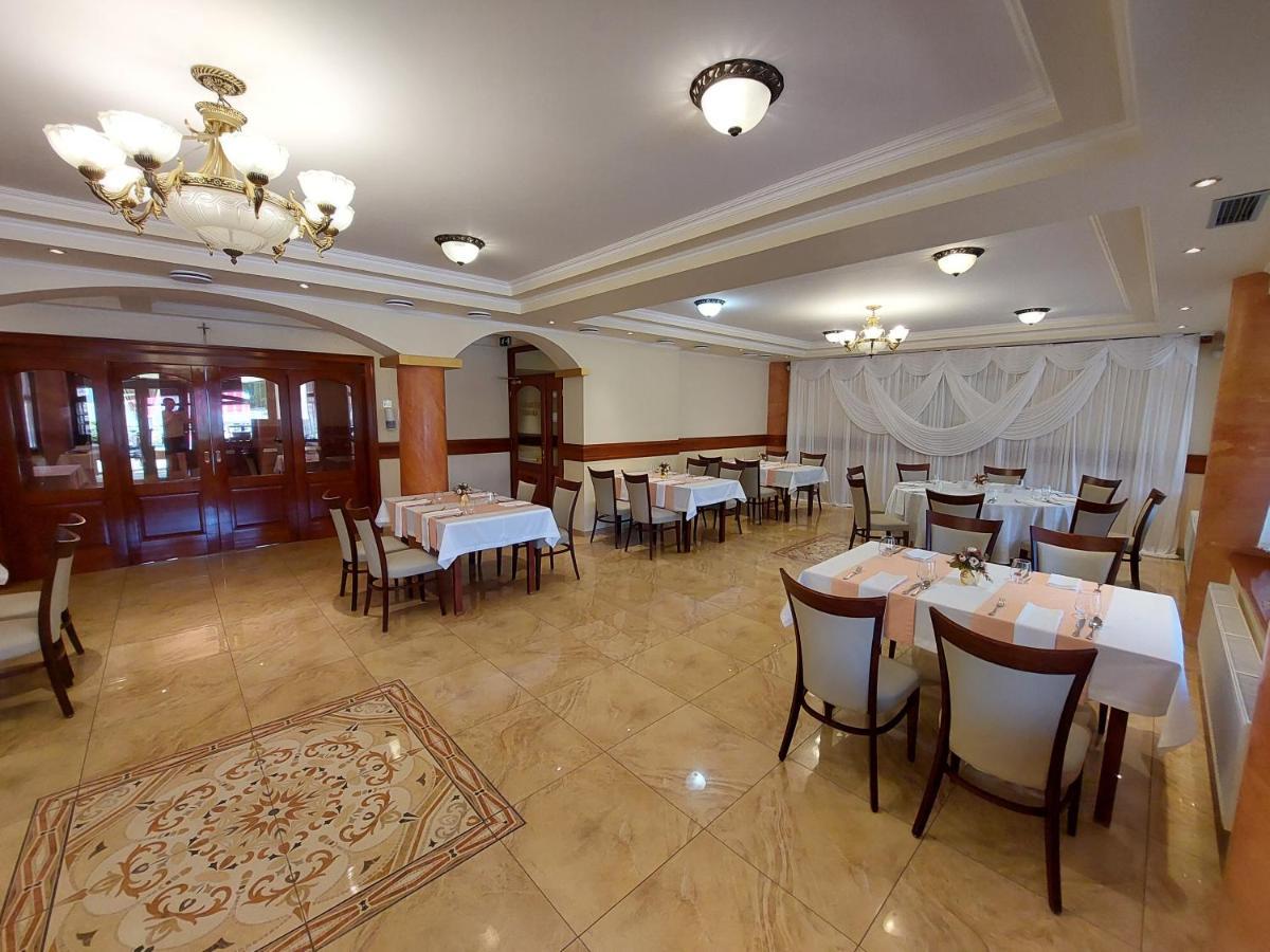 Hotel Alfa Giraltovce Ngoại thất bức ảnh