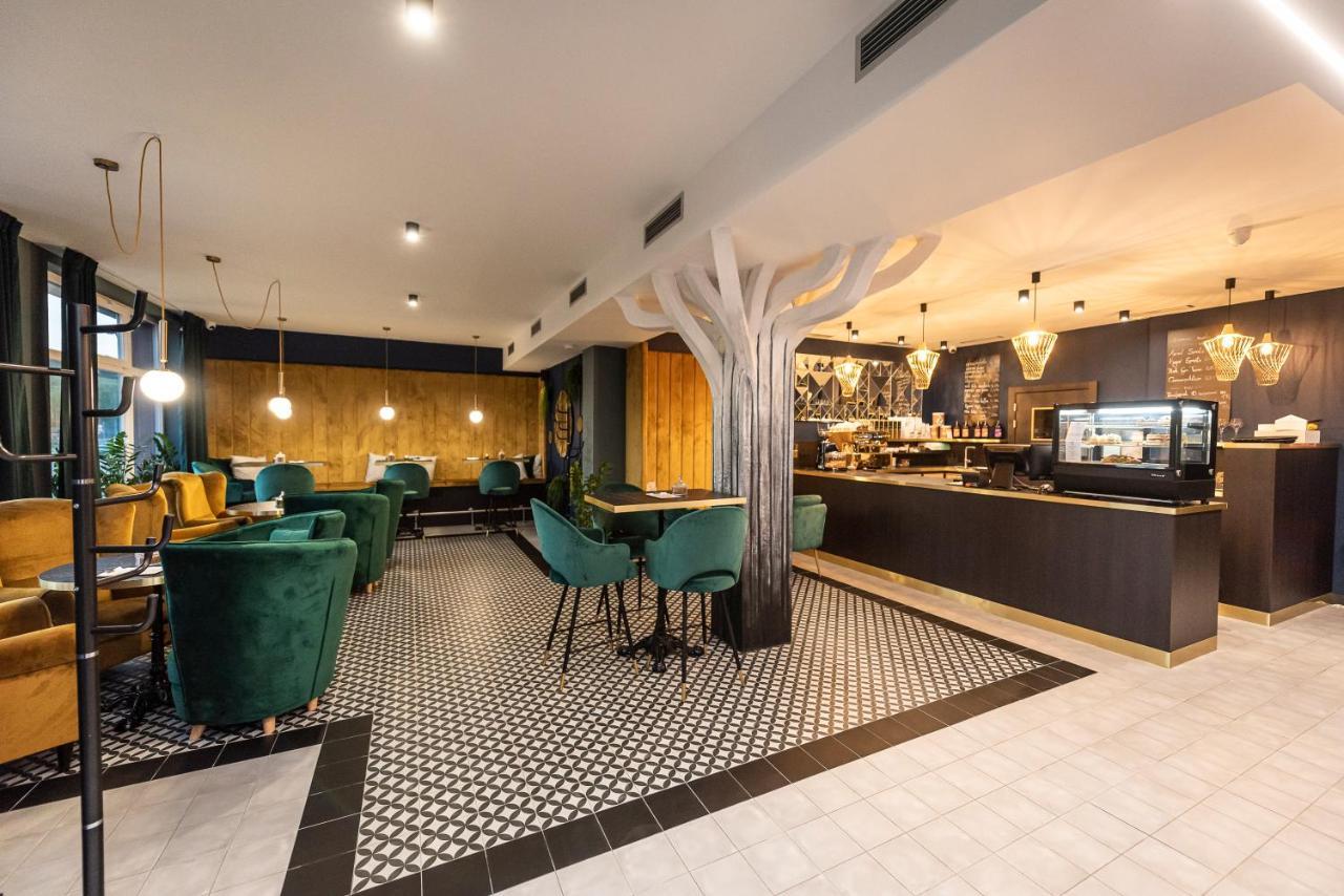 Hotel Alfa Giraltovce Ngoại thất bức ảnh