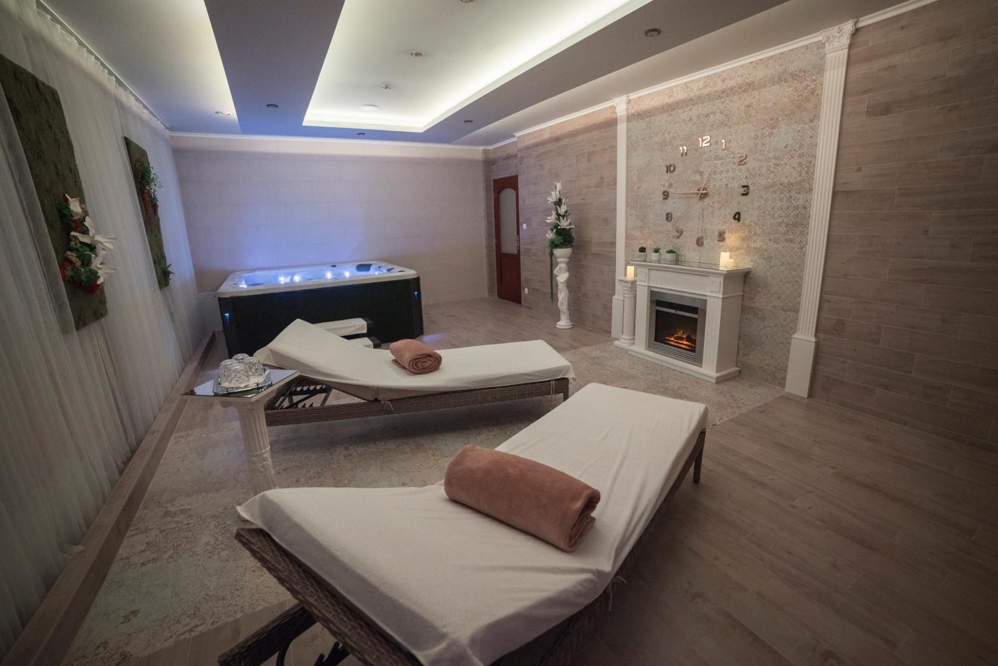 Hotel Alfa Giraltovce Ngoại thất bức ảnh