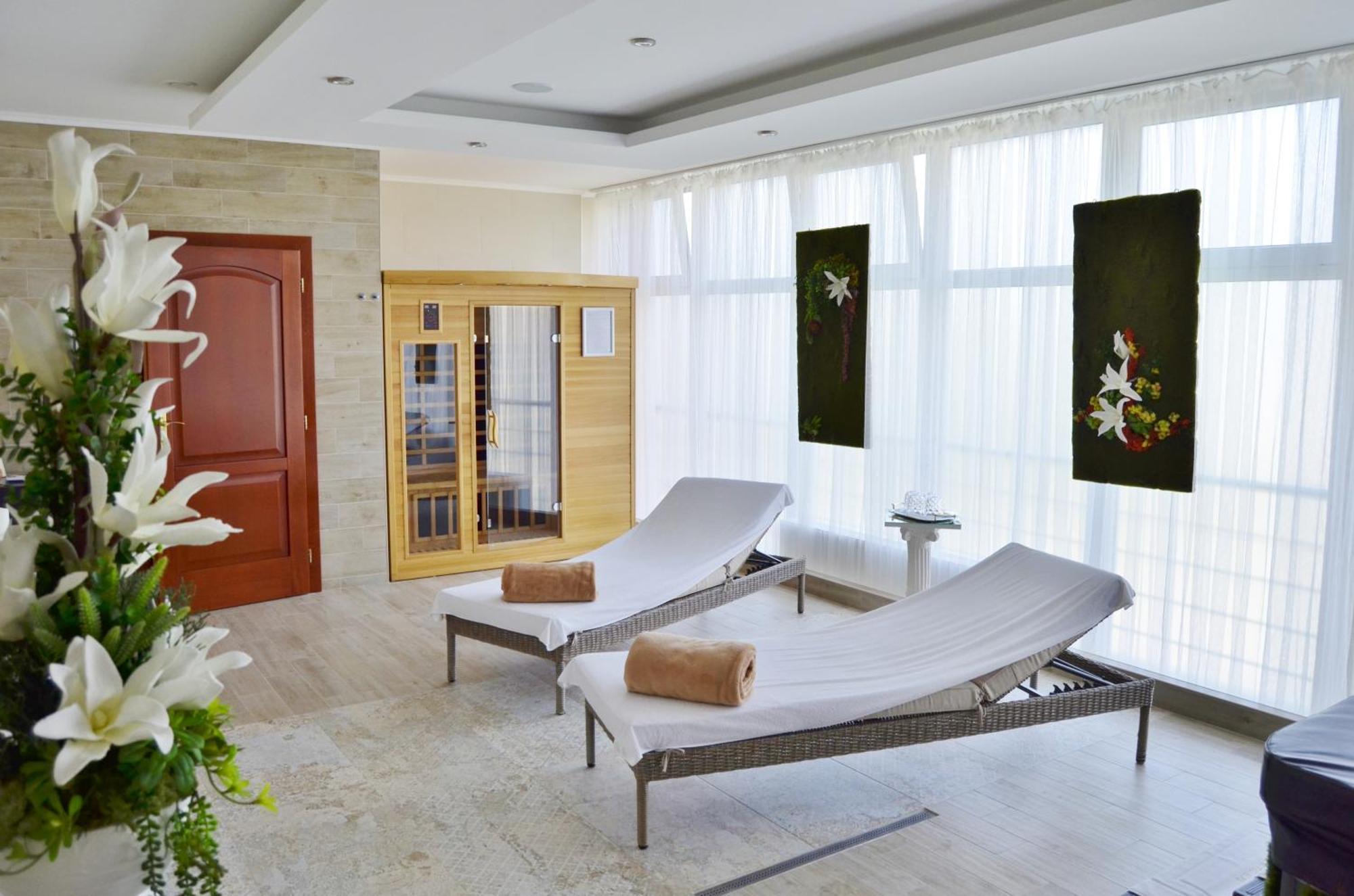 Hotel Alfa Giraltovce Ngoại thất bức ảnh