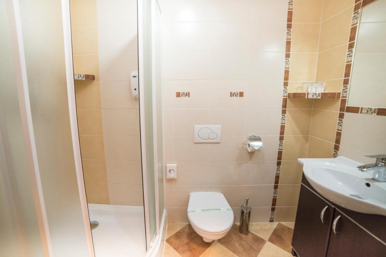Hotel Alfa Giraltovce Ngoại thất bức ảnh