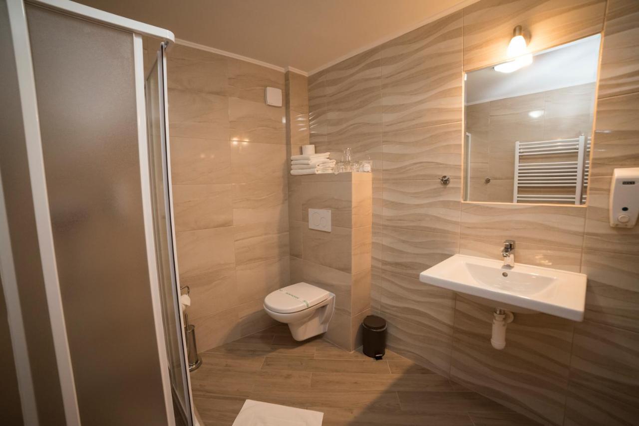 Hotel Alfa Giraltovce Ngoại thất bức ảnh